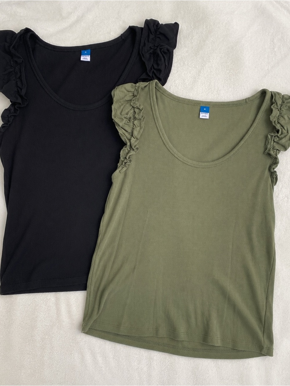 Old Navy Women’s Medium Ribbed Ruffle Sleeve Tank Bundle Black & Olive Green